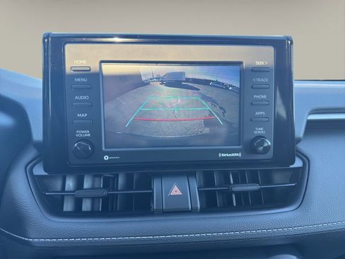 Used 2022 Toyota RAV4 XLE image 16