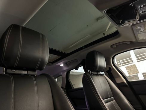 Used 2020 Land Rover Range Rover Velar S AWD/4WD image 23