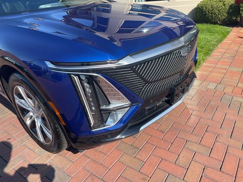 Used 2024 Cadillac Lyriq Tech AWD/4WD image 4