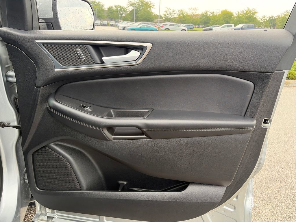 Used 2024 Ford Edge SEL w/ Convenience Package AWD/4WD image 9