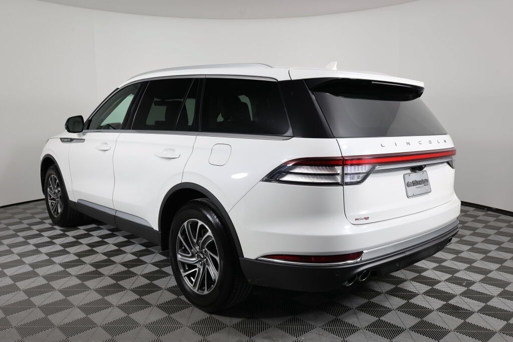 Used 2021 Lincoln Aviator AWD w/ Class IV Trailer Tow Package image 4