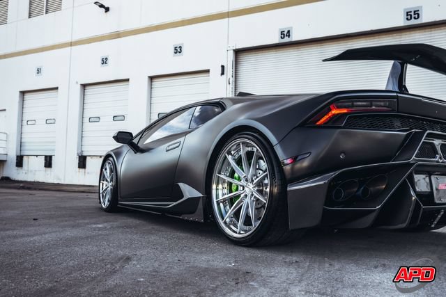 Used 2019 Lamborghini Huracan LP 580-2 RWD image 38