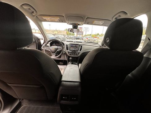 Used 2020 Chevrolet Equinox LS w/ LS Convenience Package FWD image 18
