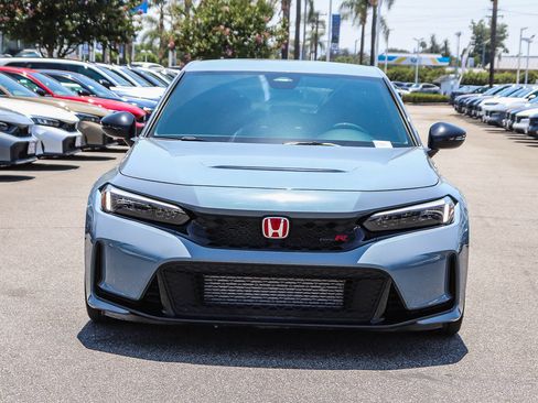 Used 2024 Honda Civic Type R image 2