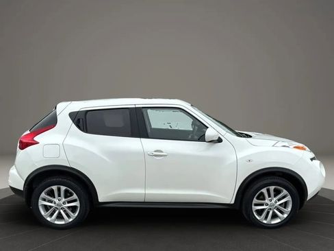 Used 2014 Nissan Juke SV w/ Navigation Package image 4