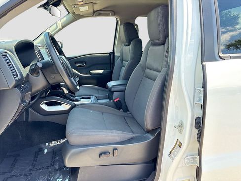 Used 2022 Nissan Frontier SV w/ Technology Package RWD image 19