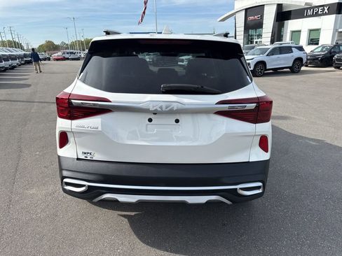 Used 2023 Kia Seltos EX image 4