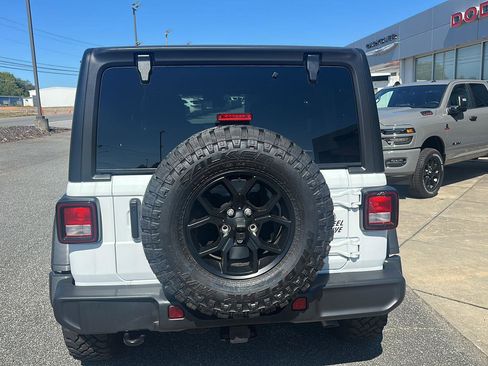 Used 2024 Jeep Wrangler Willys image 5