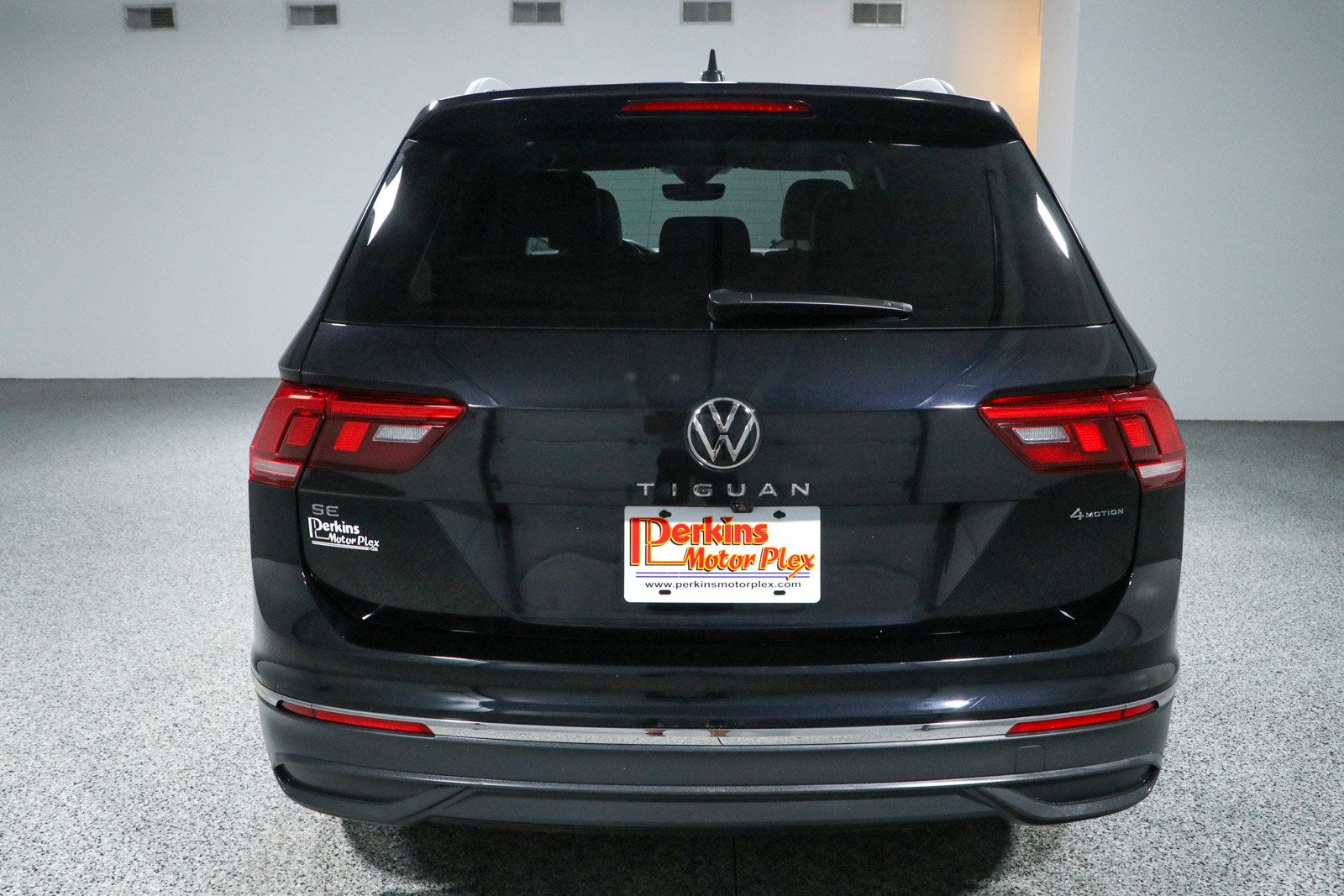 Used 2022 Volkswagen Tiguan SE w/ Panoramic Sunroof Package AWD/4WD image 8