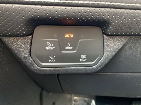 New 2026 Volkswagen Atlas SE image 32