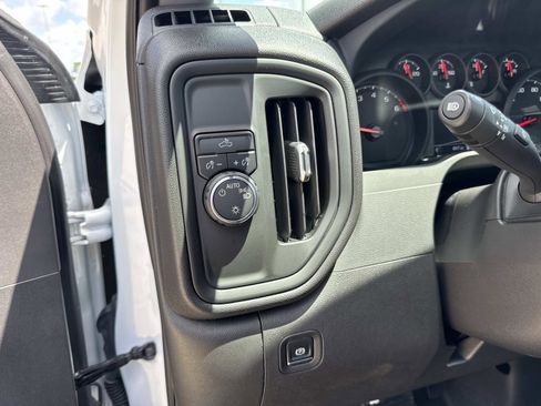 Used 2025 Chevrolet Silverado 1500 W/T image 19