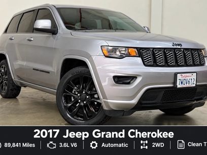 Used 2017 Jeep Grand Cherokee Altitude