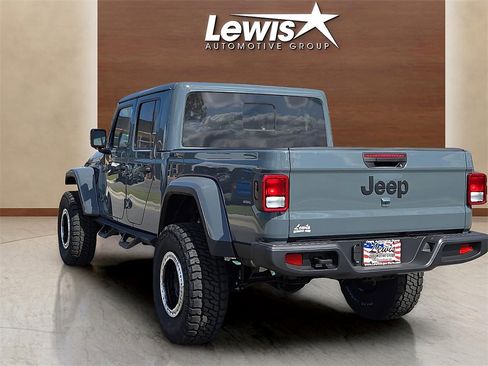 New 2025 Jeep Gladiator Sport image 16