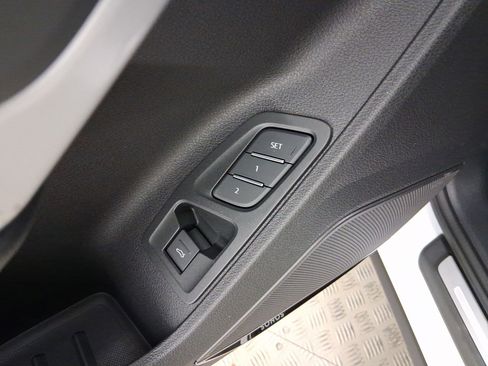 New 2025 Audi Q3 2.0T Premium image 12