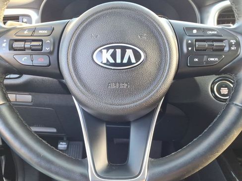 Used 2017 Kia Sorento EX image 15