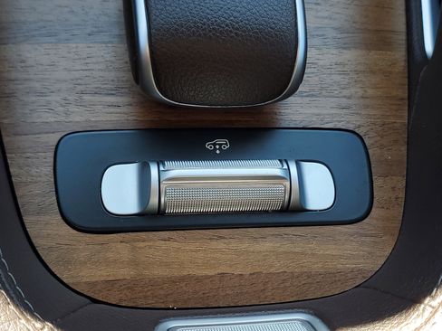 Used 2023 Mercedes-Benz GLS 450 4MATIC image 35