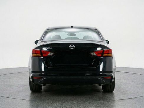 Used 2025 Nissan Altima 2.5 SV FWD image 7