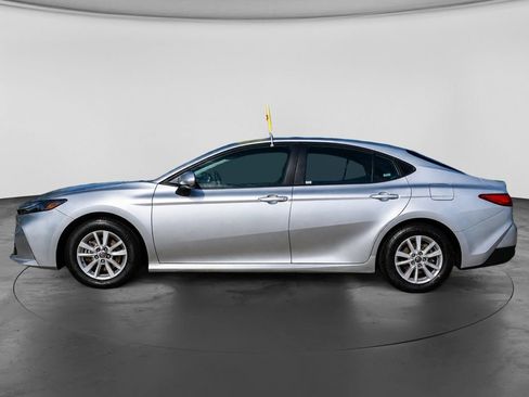 Used 2026 Toyota Camry LE FWD image 5