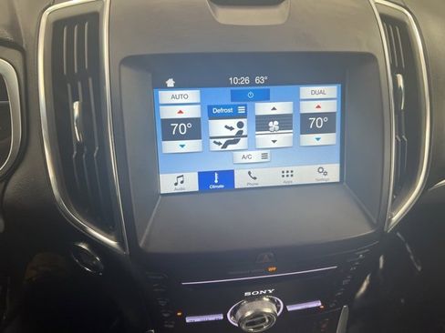 Used 2018 Ford Edge Titanium image 17