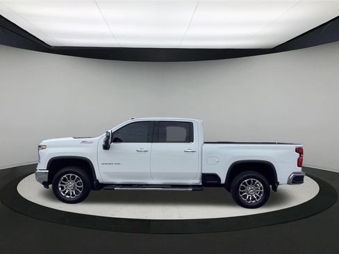 Used 2026 Chevrolet Silverado 2500 LTZ w/ LTZ Premium Package AWD/4WD image 6