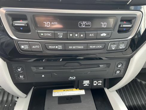 Used 2021 Honda Pilot Elite image 19