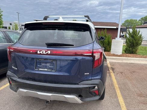 Used 2024 Kia Seltos S AWD/4WD image 5