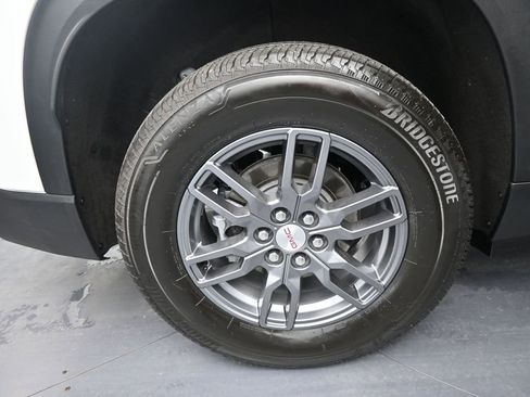 Used 2025 GMC Acadia Elevation FWD image 24