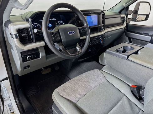 Used 2025 Ford F350 XLT AWD/4WD image 7