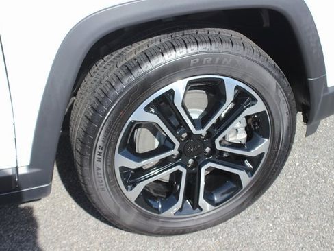 Used 2024 Jeep Compass Limited image 34