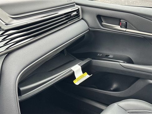 New 2026 Toyota Camry SE image 31