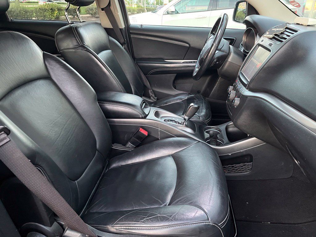 Used 2017 Dodge Journey Crossroad w/ Popular Equipment Group AWD/4WD image 4