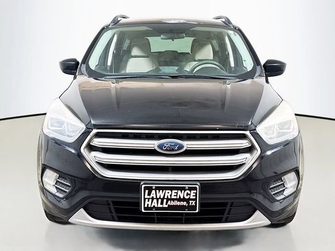 Used 2017 Ford Escape SE w/ Equipment Group 201A FWD image 2