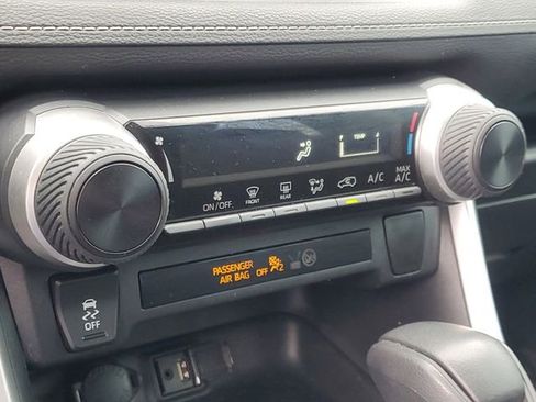 Used 2019 Toyota RAV4 LE image 28