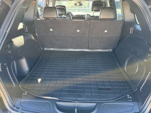 Used 2022 Jeep Grand Cherokee Limited w/ Tech Group image 9