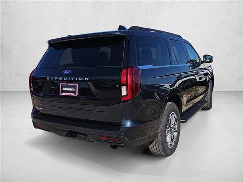 New 2025 Ford Expedition Active image 5