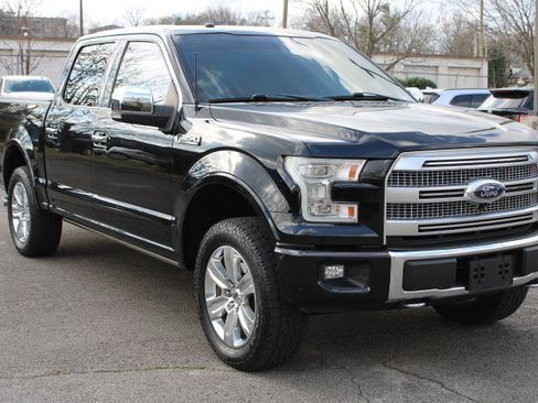 Used 2017 Ford F150 Platinum w/ Equipment Group 701A Luxury image 5