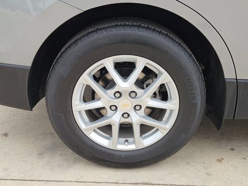 Used 2024 Chevrolet Equinox LS w/ LS Convenience Package image 32