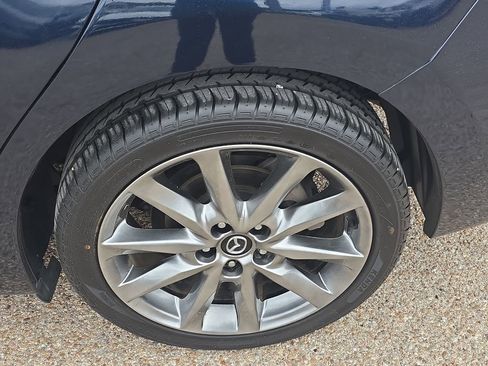 Used 2018 MAZDA MAZDA3 Touring FWD image 31