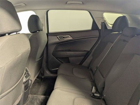 Used 2024 Kia Sportage LX FWD image 33
