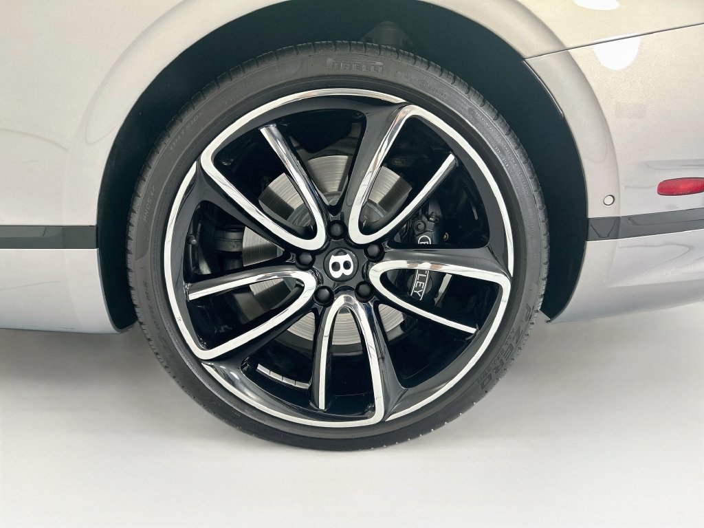 Used 2022 Bentley Continental GT AWD/4WD image 35