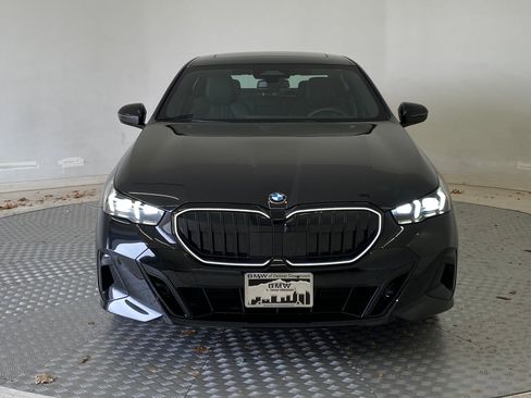 Used 2025 BMW 530i xDrive w/ M Sport Package image 5