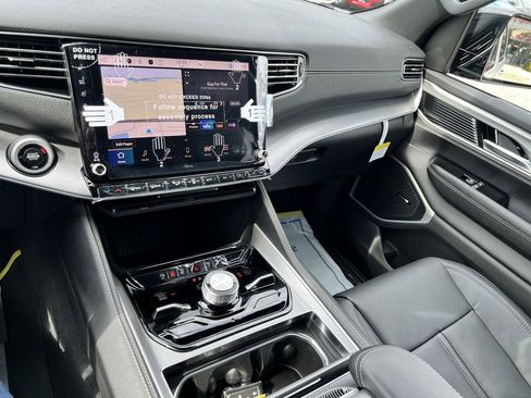 New 2026 Jeep Grand Wagoneer 4WD image 12
