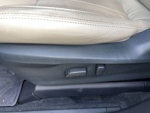 Used 2019 Subaru Ascent Premium image 17