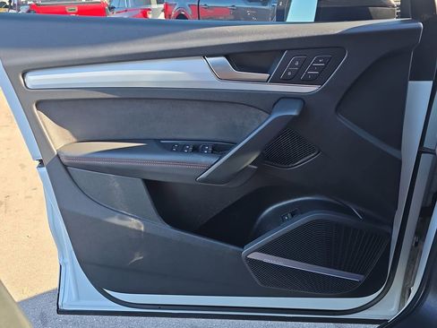 Used 2021 Audi SQ5 Prestige w/ Prestige Package image 32