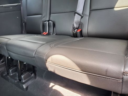 Used 2023 Chevrolet Suburban High Country AWD/4WD image 44