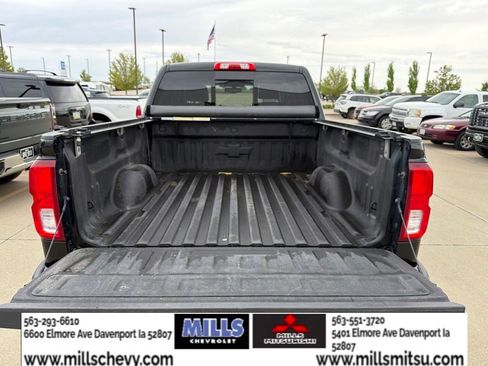 Used 2018 Chevrolet Silverado 1500 LTZ Z71 w/ Midnight Edition AWD/4WD image 22