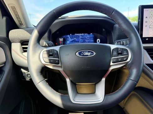 Used 2025 Ford Explorer Active w/ Active Comfort Package AWD/4WD image 24
