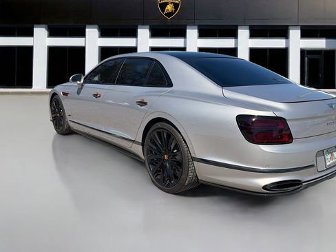 Used 2024 Bentley Flying Spur W12 image 3