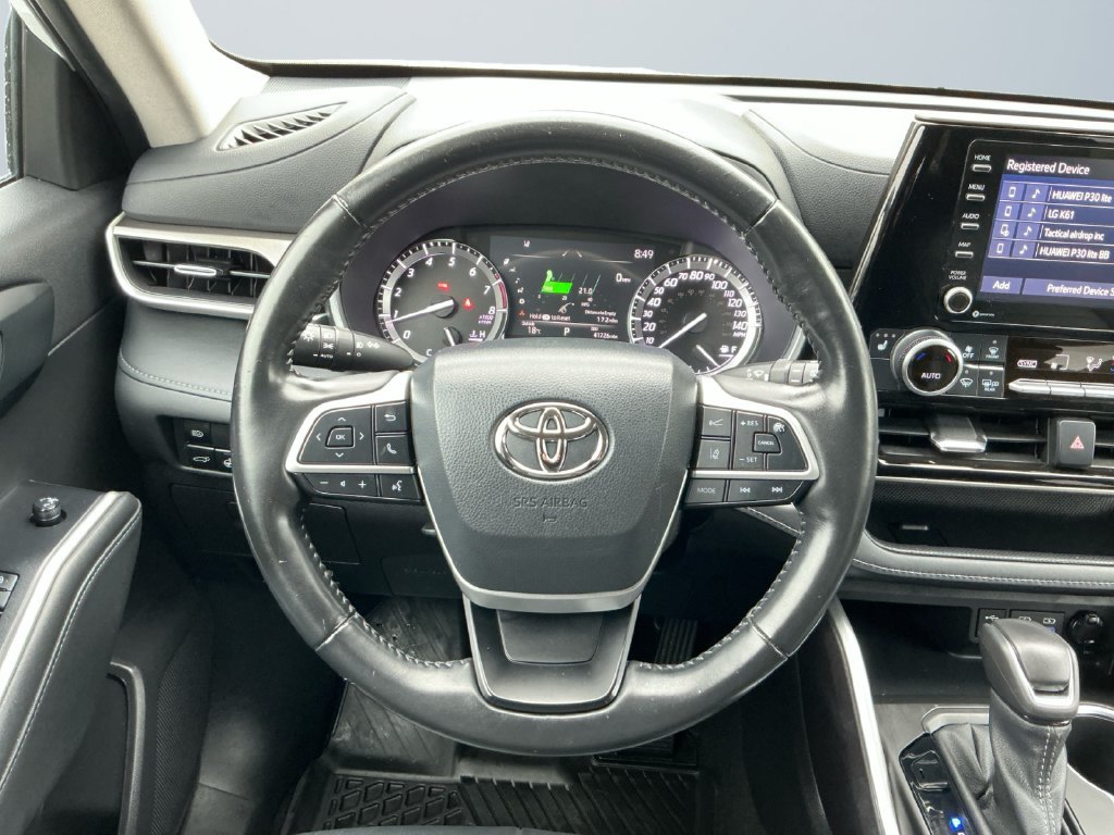 Used 2022 Toyota Highlander XLE AWD/4WD image 13