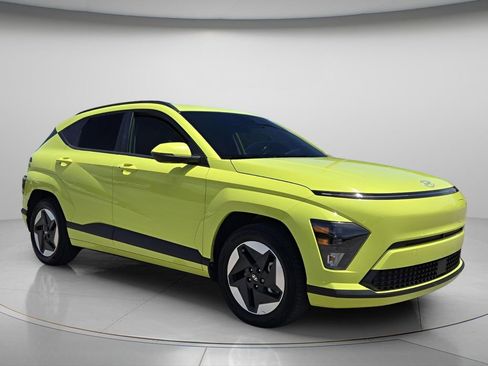 Certified 2024 Hyundai Kona SEL FWD image 9